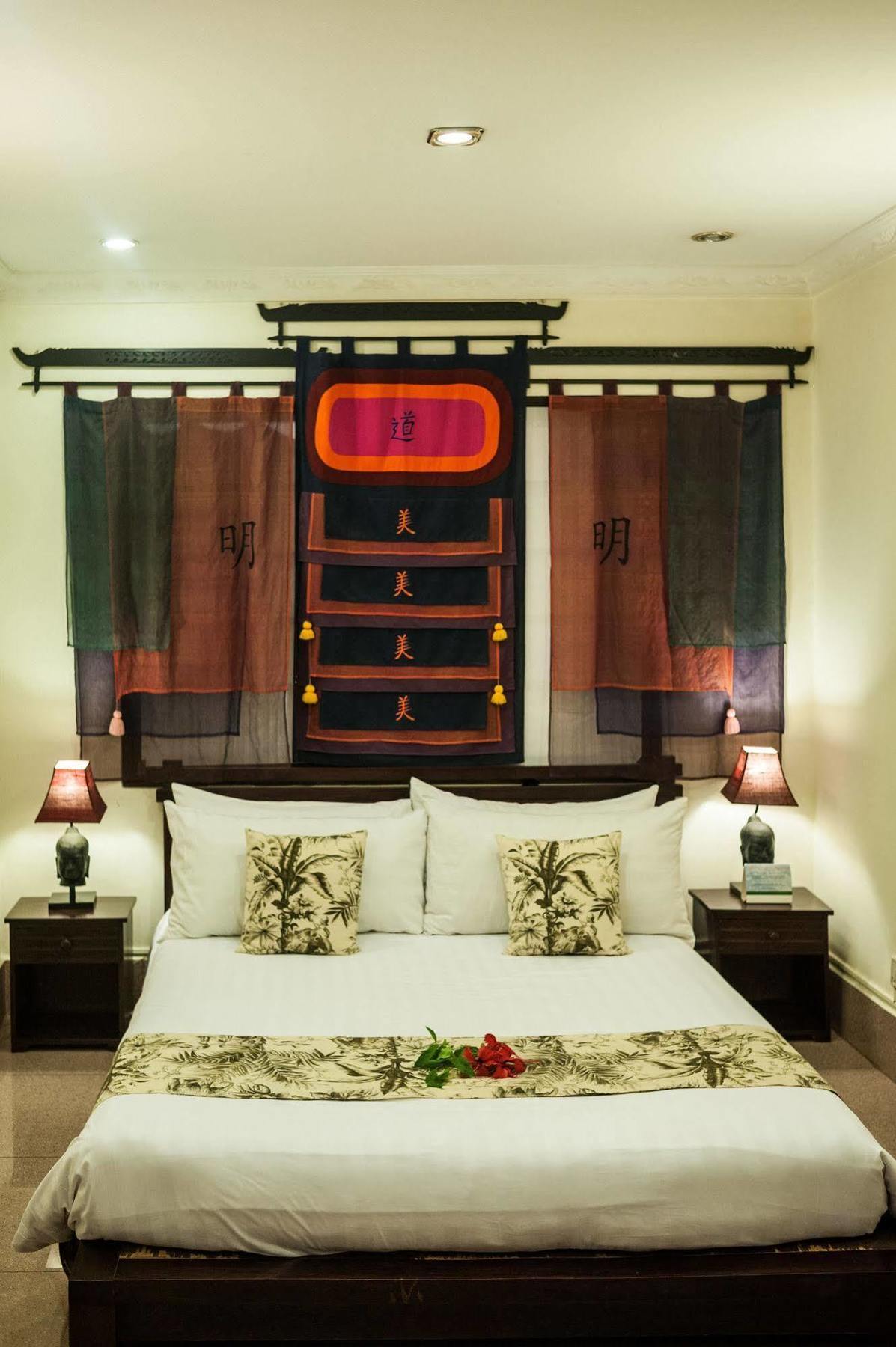 Red Hibiscus Hotel Phnom Penh Luaran gambar