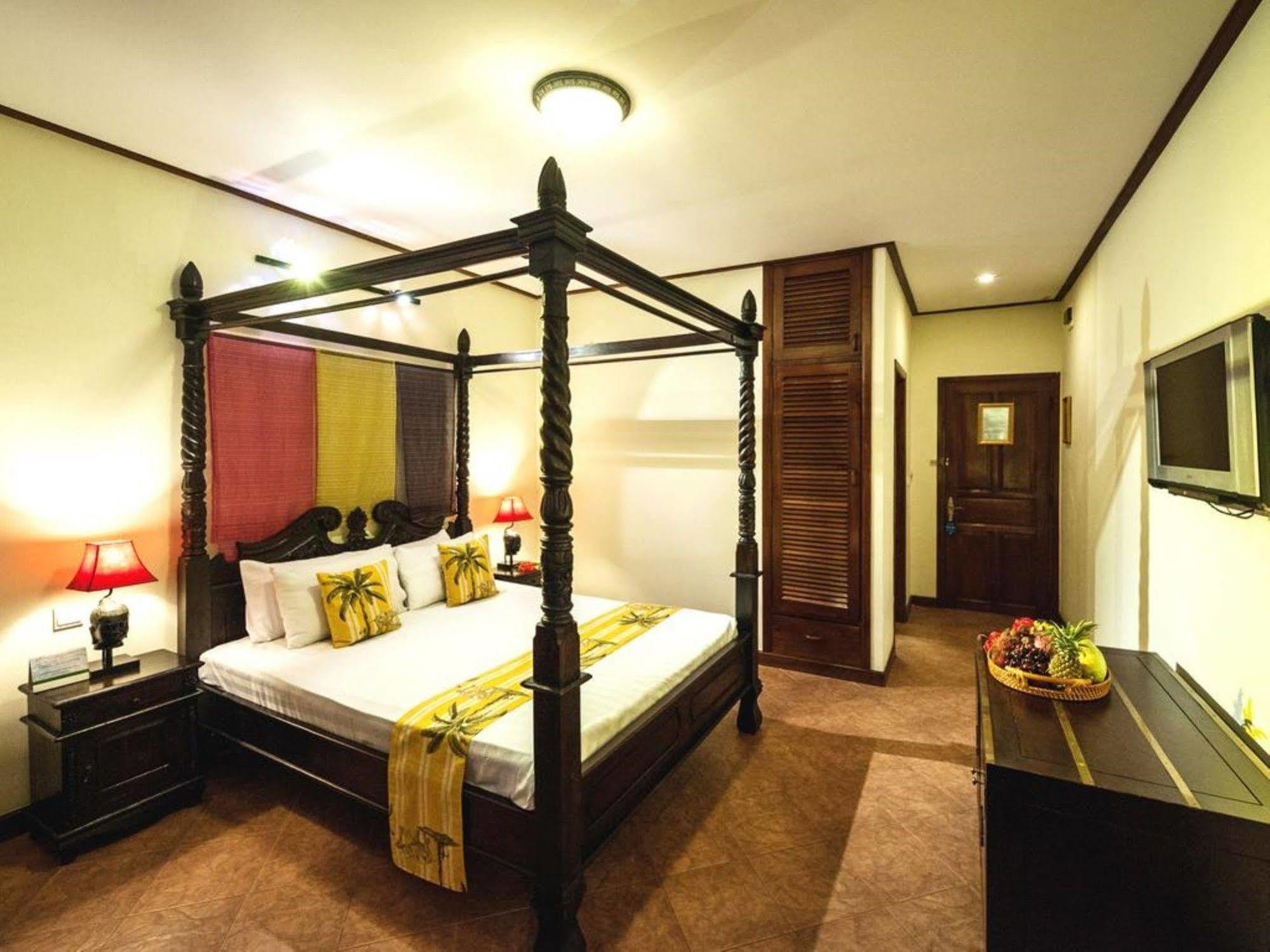 Red Hibiscus Hotel Phnom Penh Luaran gambar